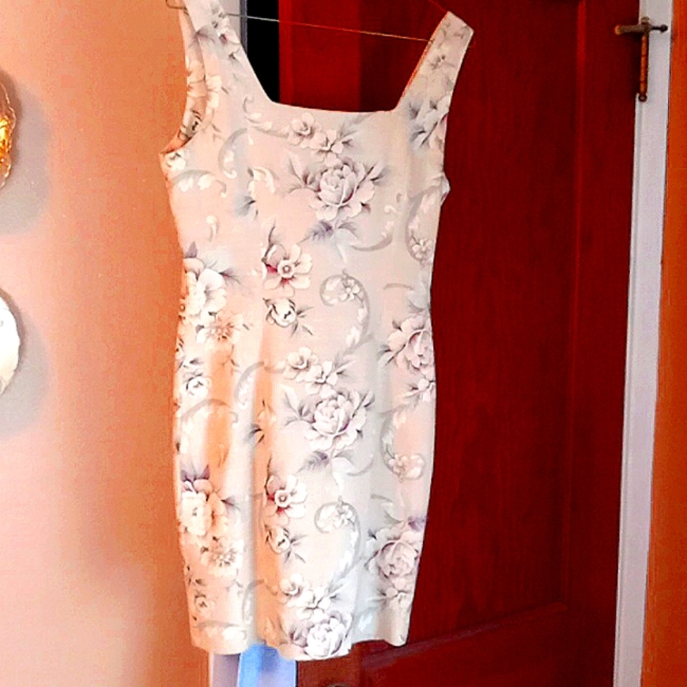 Lined pale pink or peach 60 % Linen 40 % cotton dress with by The Limited size 4